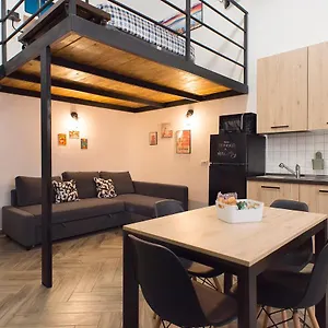 https://madaleni-home-appartamento-napoli-historical-center.hotels-amalfi.com